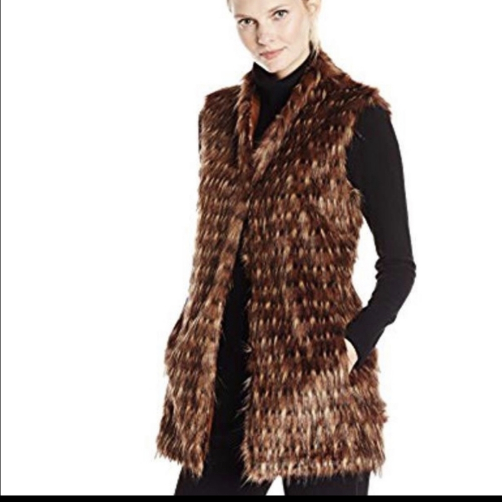 Ellen Tracy Faux Fur vest with pockets Medium